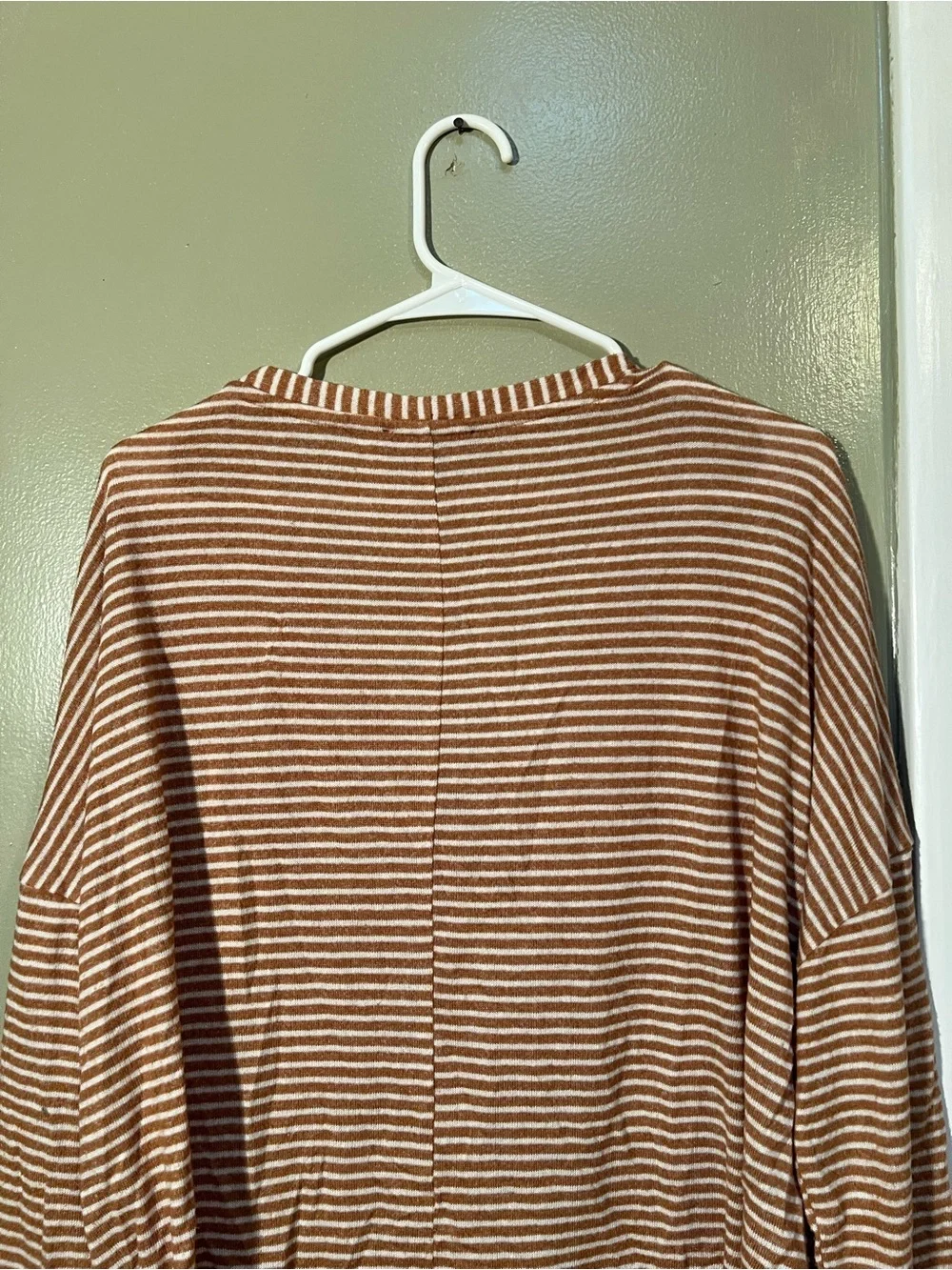 Forever 21 Womens Size Medium Cardigan Top Tan White Stripes Button Down Stretch